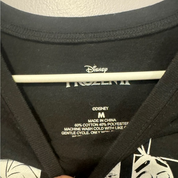 Disney Frozen 2 character long sleeve - Picture 3 of 4